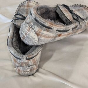 Lamo Gray and Tan Plaid Women's Slippers